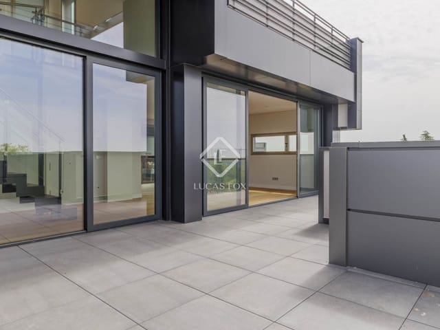 3 soverom Penthouse til salgs i Majadahonda med svømmebasseng garasje - € 1 160 000 (Ref: 9180483)