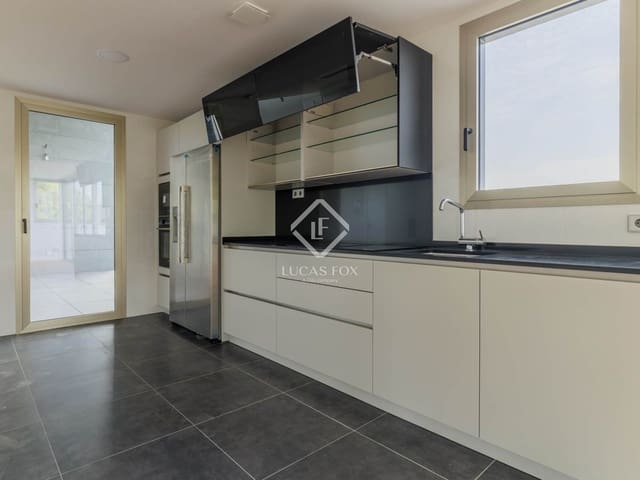 3 soverom Penthouse til salgs i Majadahonda med svømmebasseng garasje - € 1 290 000 (Ref: 9180484)