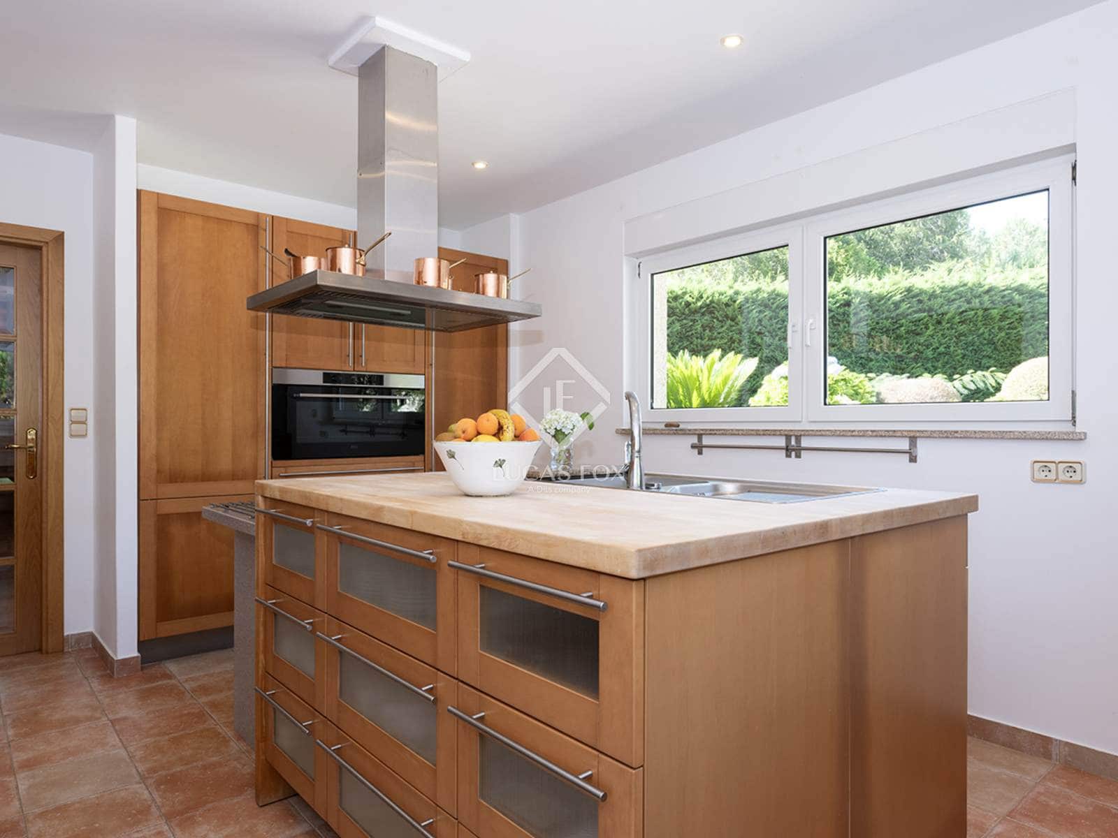 3 soveværelse Villa til salg i Cangas med garage - € 830.000 (Ref: 9180485)