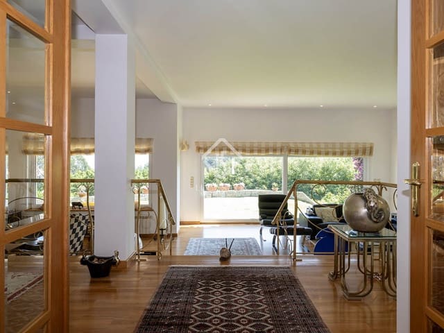 3 bedroom Villa for sale in Cangas with garage - € 830,000 (Ref: 9180485)