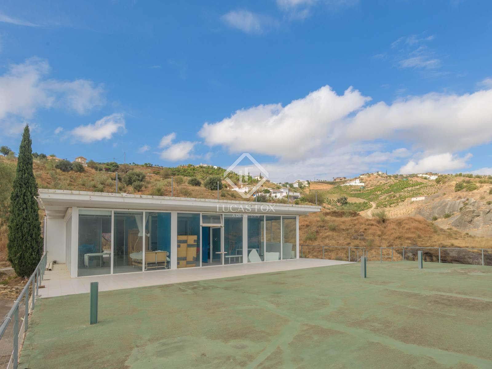 4 soveværelse Finca/Landehus til salg i Vinuela med swimmingpool garage - € 780.000 (Ref: 9183986)