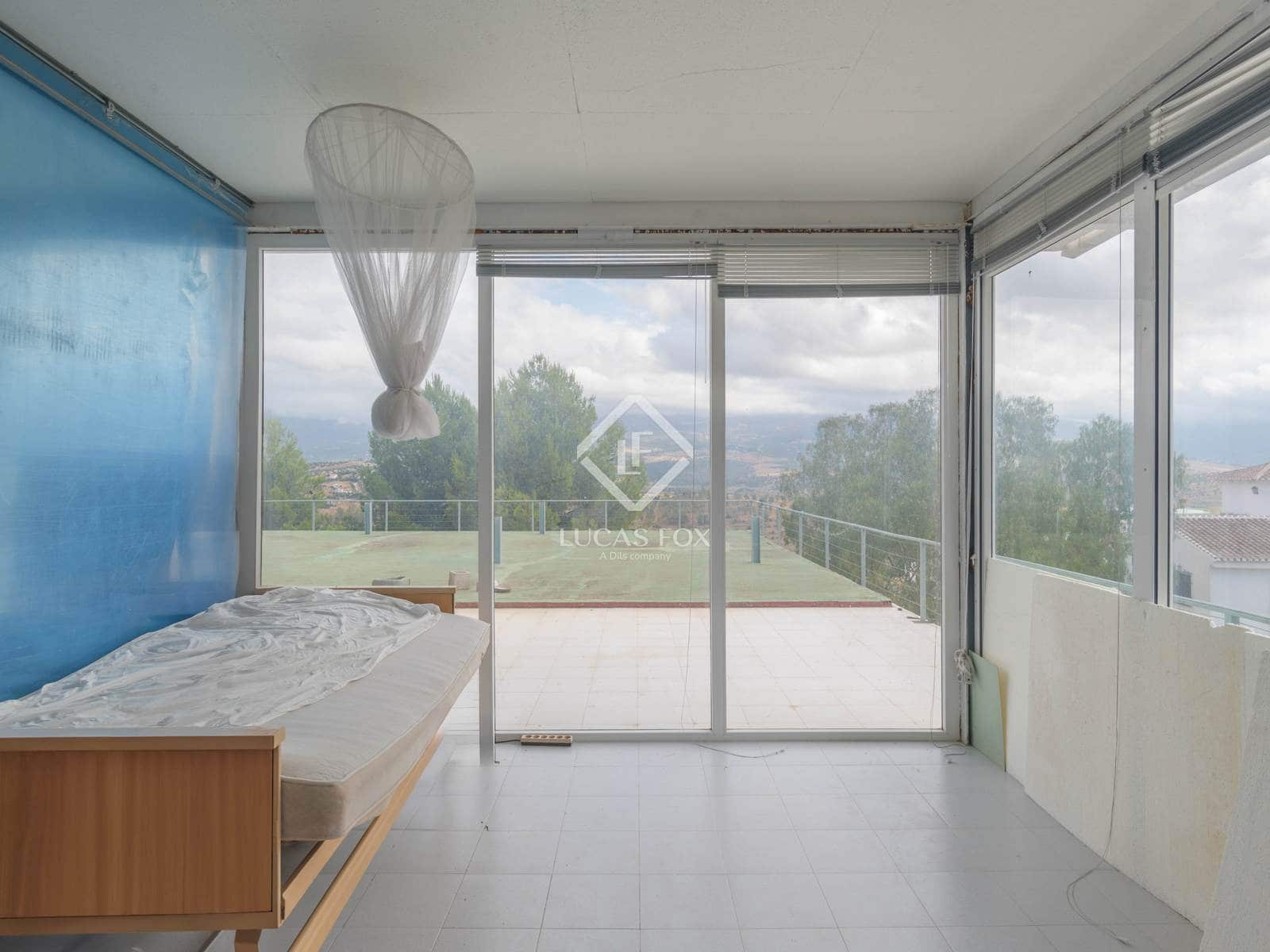 4 soveværelse Finca/Landehus til salg i Vinuela med swimmingpool garage - € 780.000 (Ref: 9183986)