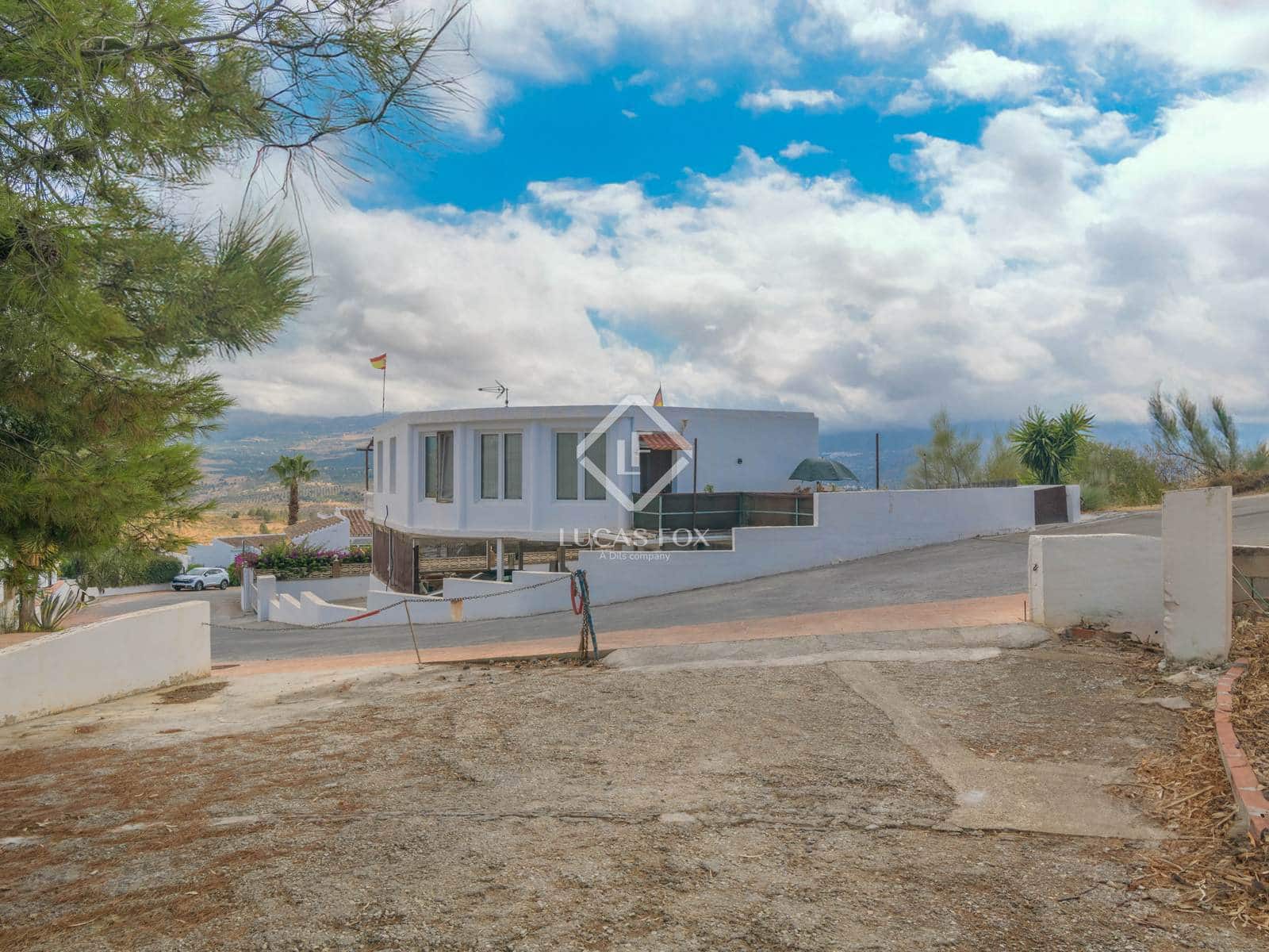 4 soveværelse Finca/Landehus til salg i Vinuela med swimmingpool garage - € 780.000 (Ref: 9183986)