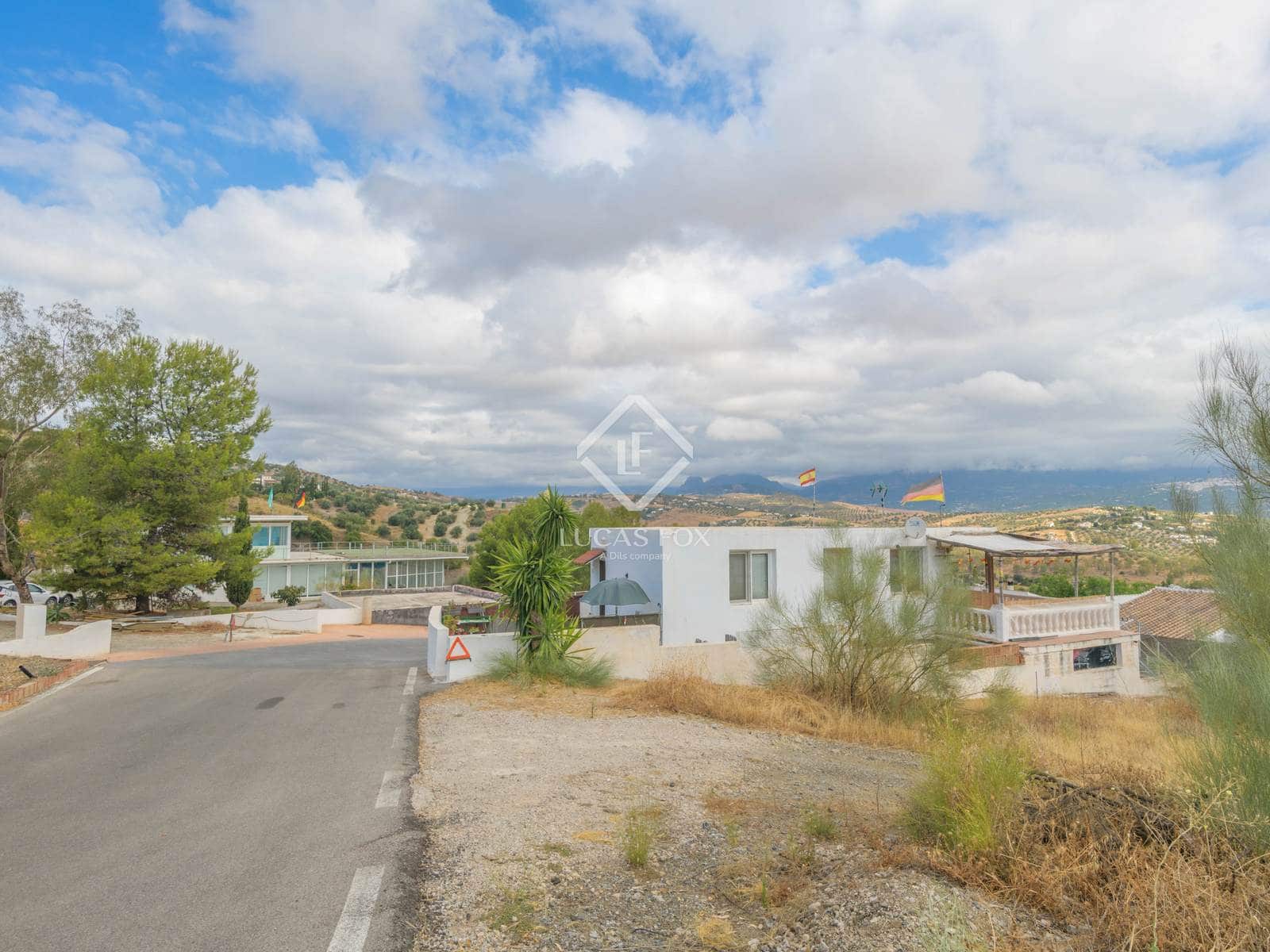 4 soveværelse Finca/Landehus til salg i Vinuela med swimmingpool garage - € 780.000 (Ref: 9183986)