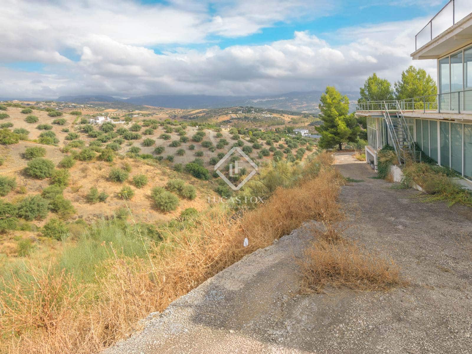 4 soveværelse Finca/Landehus til salg i Vinuela med swimmingpool garage - € 780.000 (Ref: 9183986)