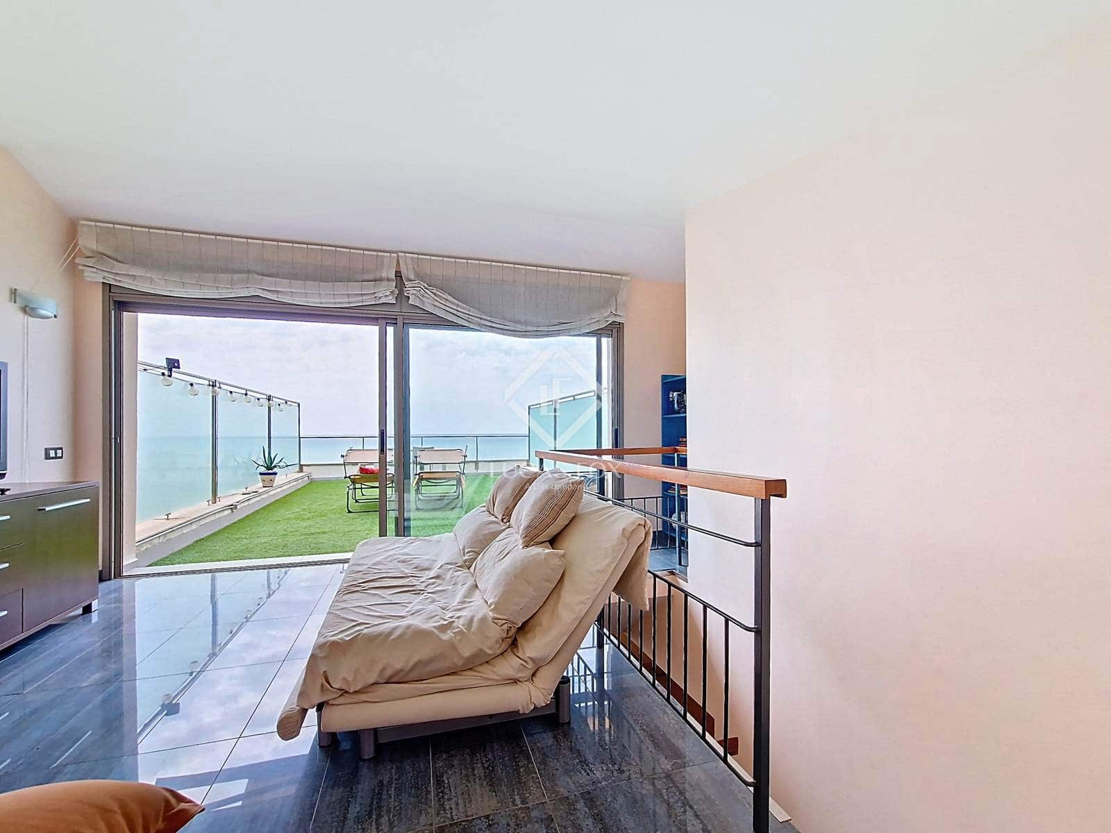 3 soveværelse Penthouse til salg i Cubelles med swimmingpool garage - € 650.000 (Ref: 9184296)