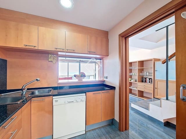 3 quarto Penthouse para venda em Cubelles com piscina garagem - 650 000 € (Ref: 9184296)