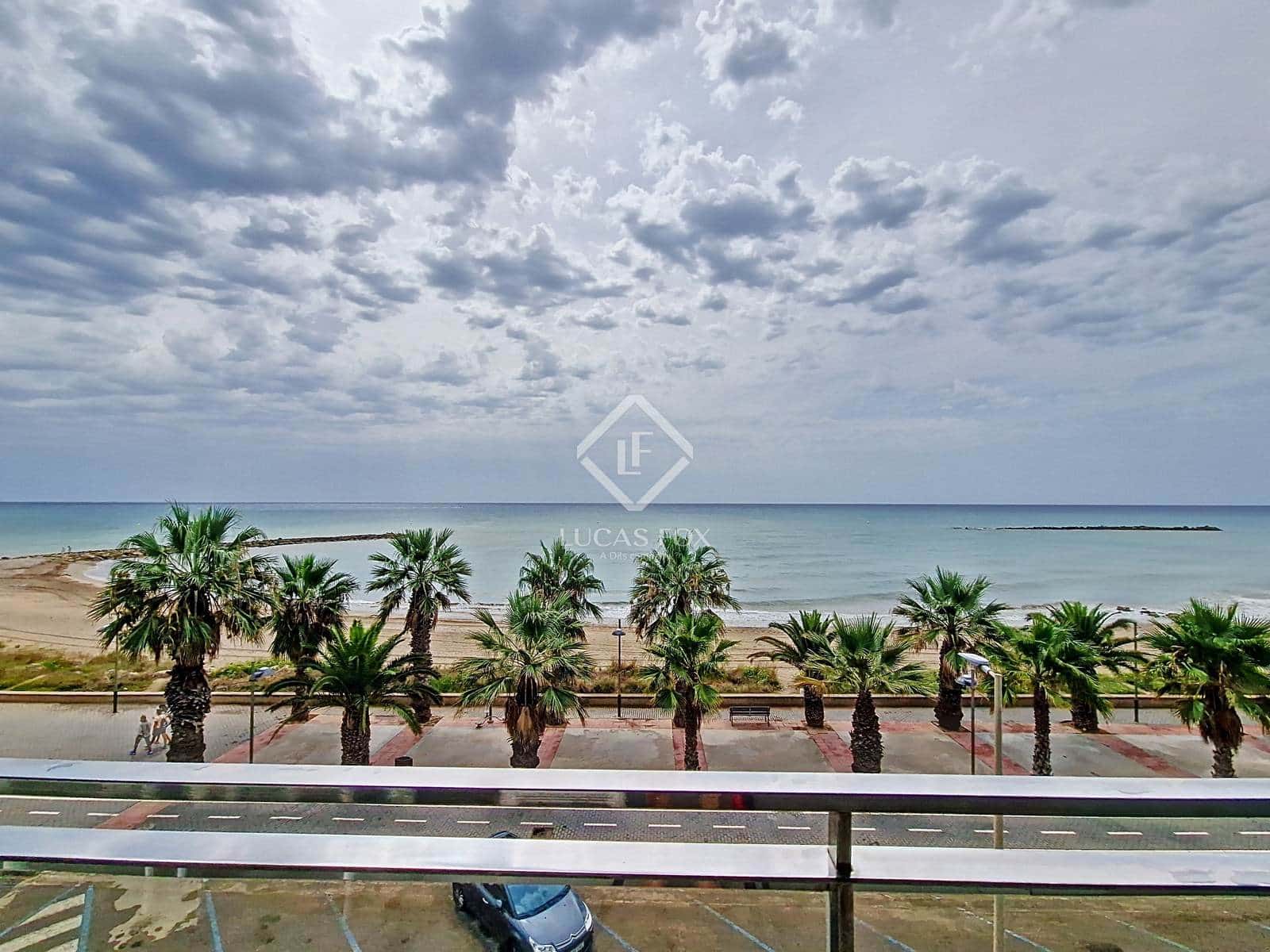 3 soveværelse Penthouse til salg i Cubelles med swimmingpool garage - € 650.000 (Ref: 9184296)