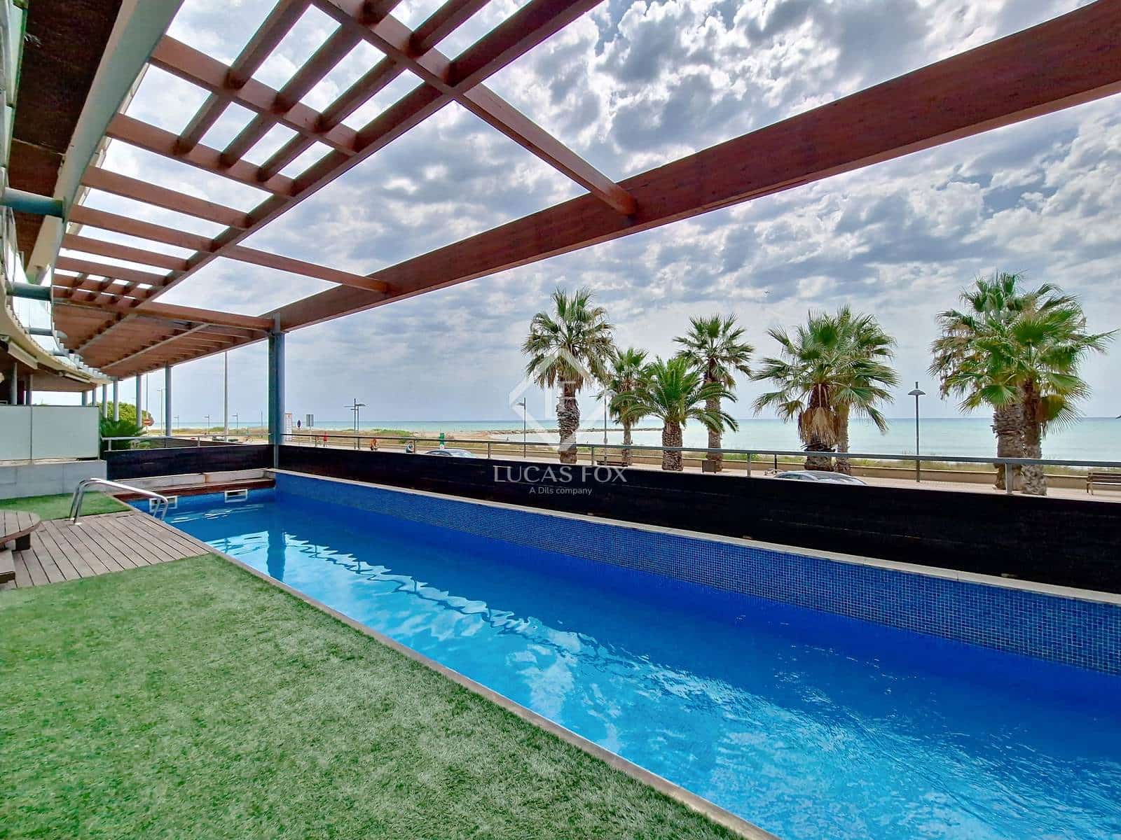 3 soveværelse Penthouse til salg i Cubelles med swimmingpool garage - € 650.000 (Ref: 9184296)