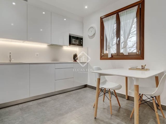 7 slaapkamer Villa te koop in Hondarribia met garage - € 1.750.000 (Ref: 9185065)