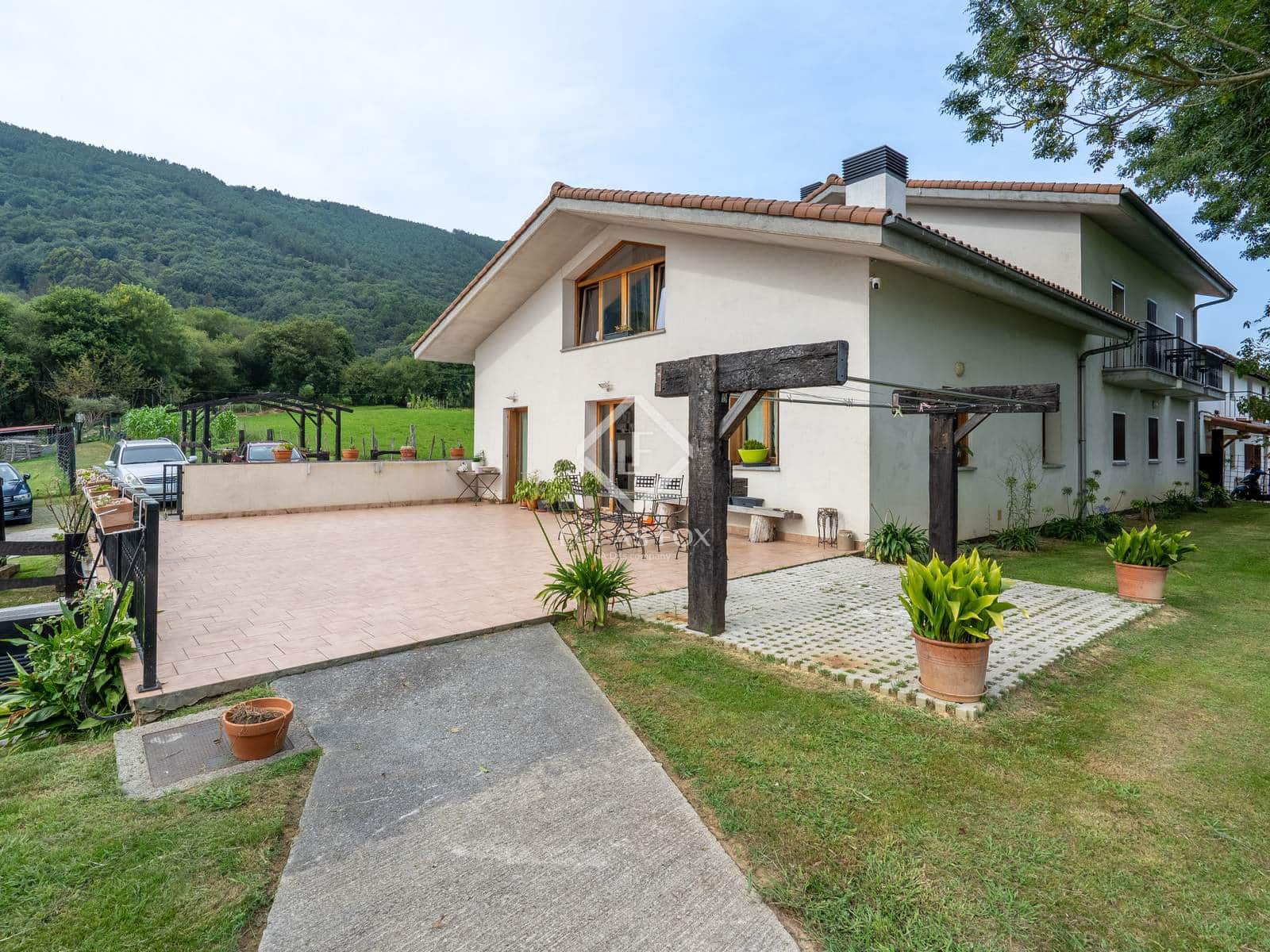 7 soveværelse Villa til salg i Hondarribia med garage - € 1.750.000 (Ref: 9185065)