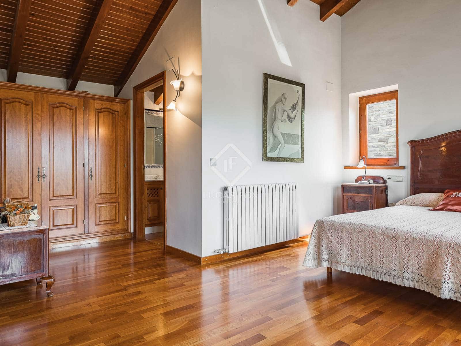 4 bedroom Villa for sale in Prullans with garage - € 1,100,000 (Ref: 9185726)