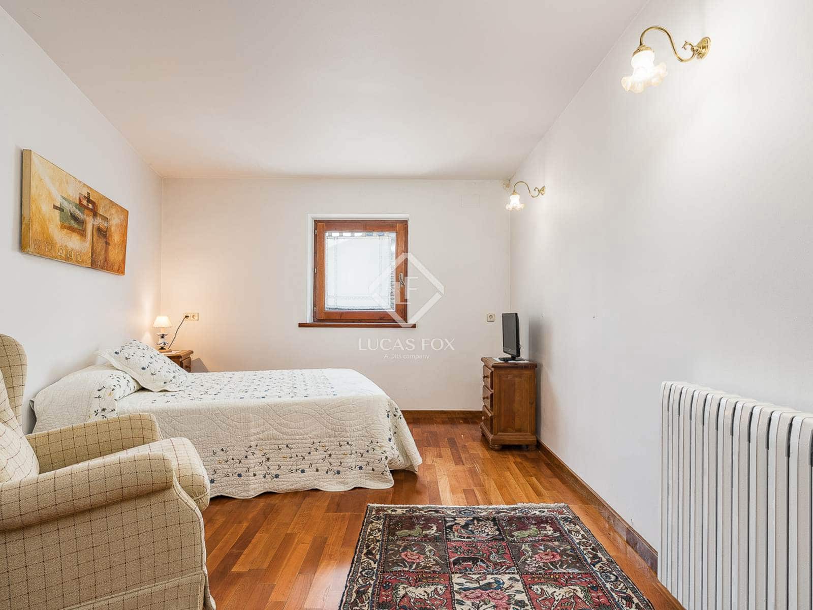 4 bedroom Villa for sale in Prullans with garage - € 1,100,000 (Ref: 9185726)