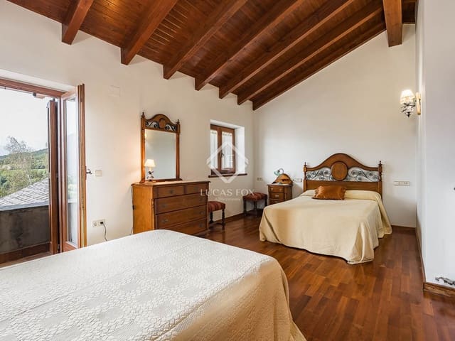 4 bedroom Villa for sale in Prullans with garage - € 1,100,000 (Ref: 9185726)