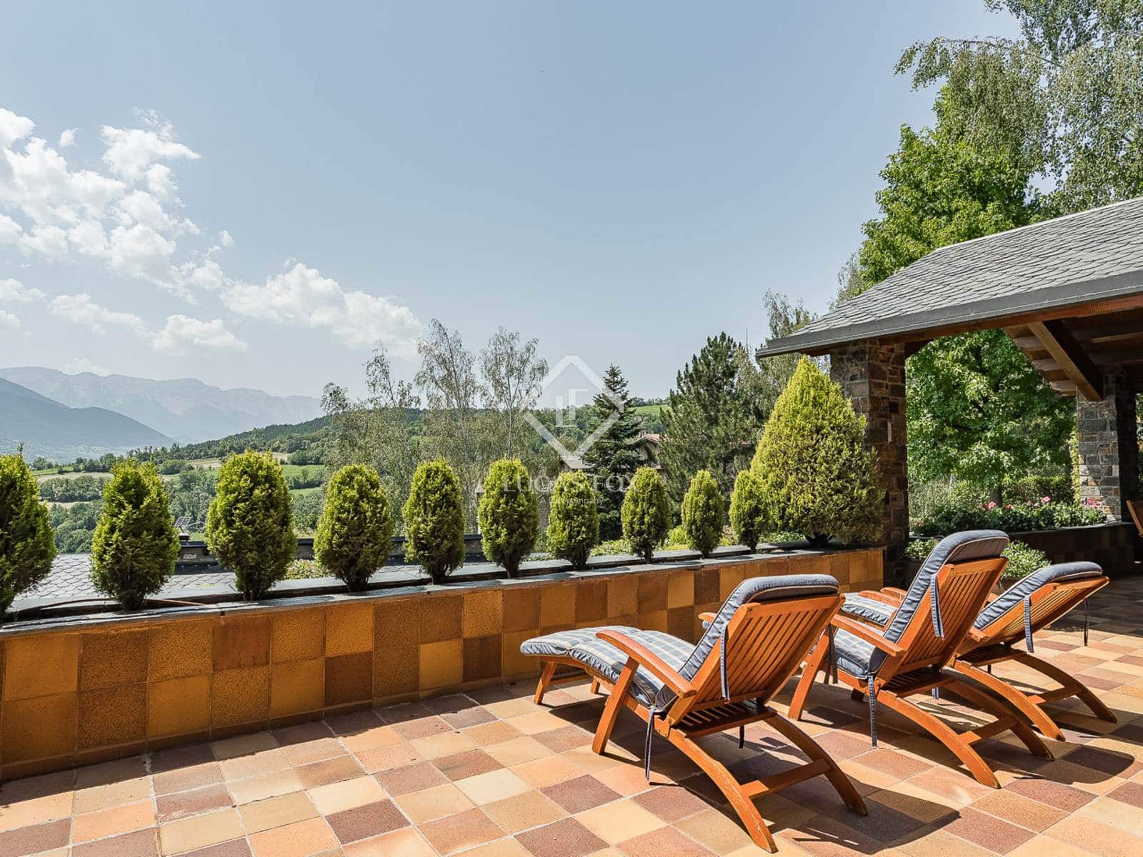 4 bedroom Villa for sale in Prullans with garage - € 1,100,000 (Ref: 9185726)