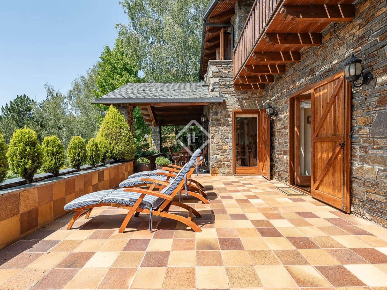 4 bedroom Villa for sale in Prullans with garage - € 1,100,000 (Ref: 9185726)