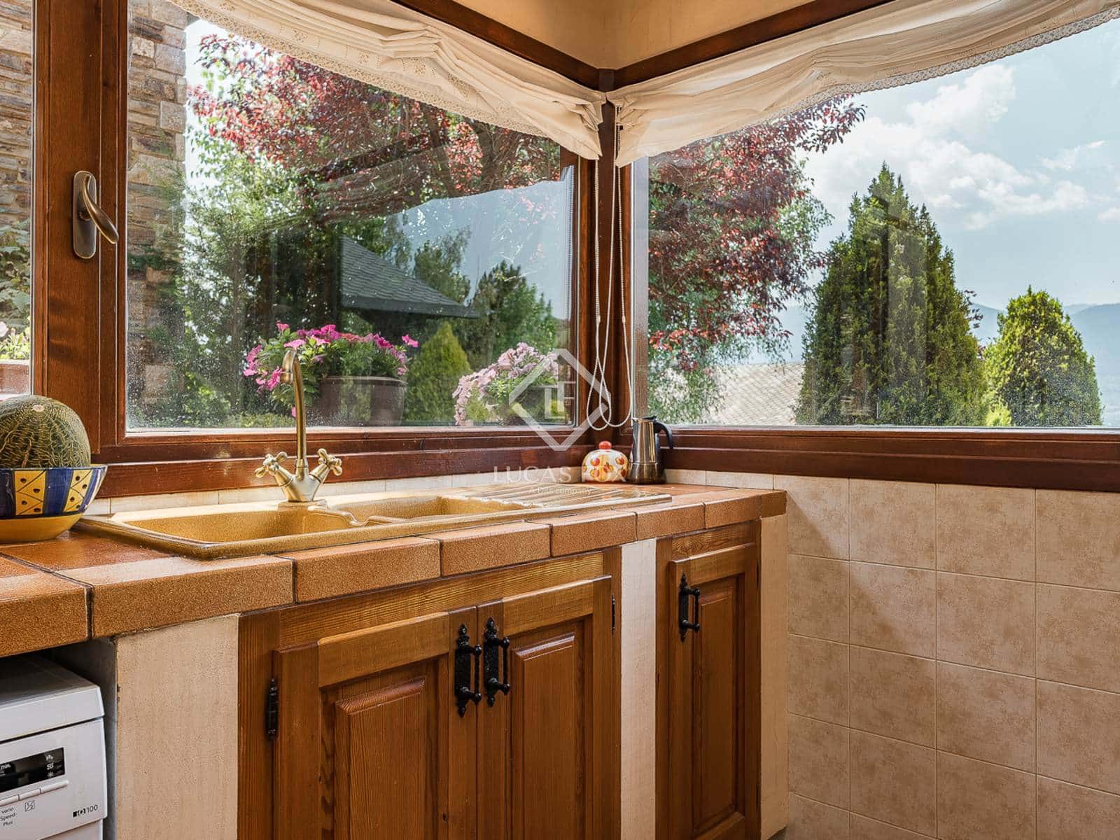 4 bedroom Villa for sale in Prullans with garage - € 1,100,000 (Ref: 9185726)