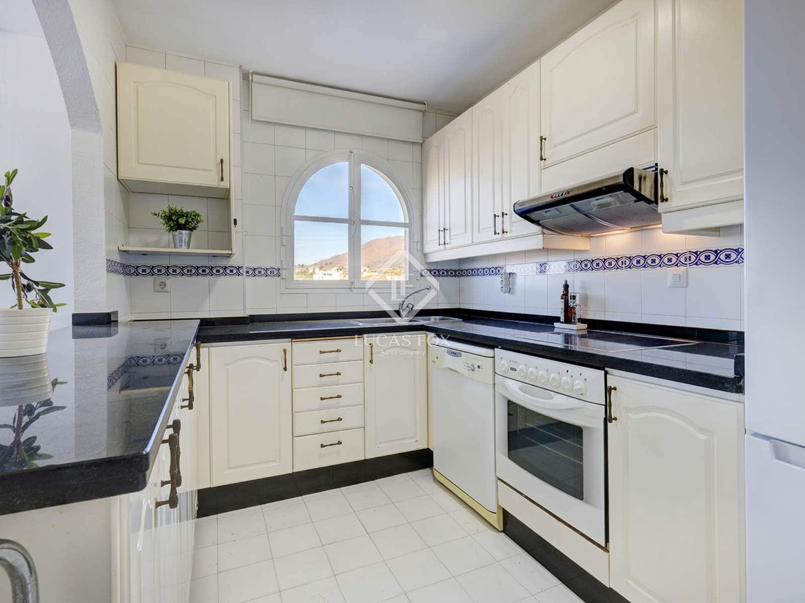 3 slaapkamer Appartement te koop in Estepona met zwembad garage - € 650.000 (Ref: 9186118)