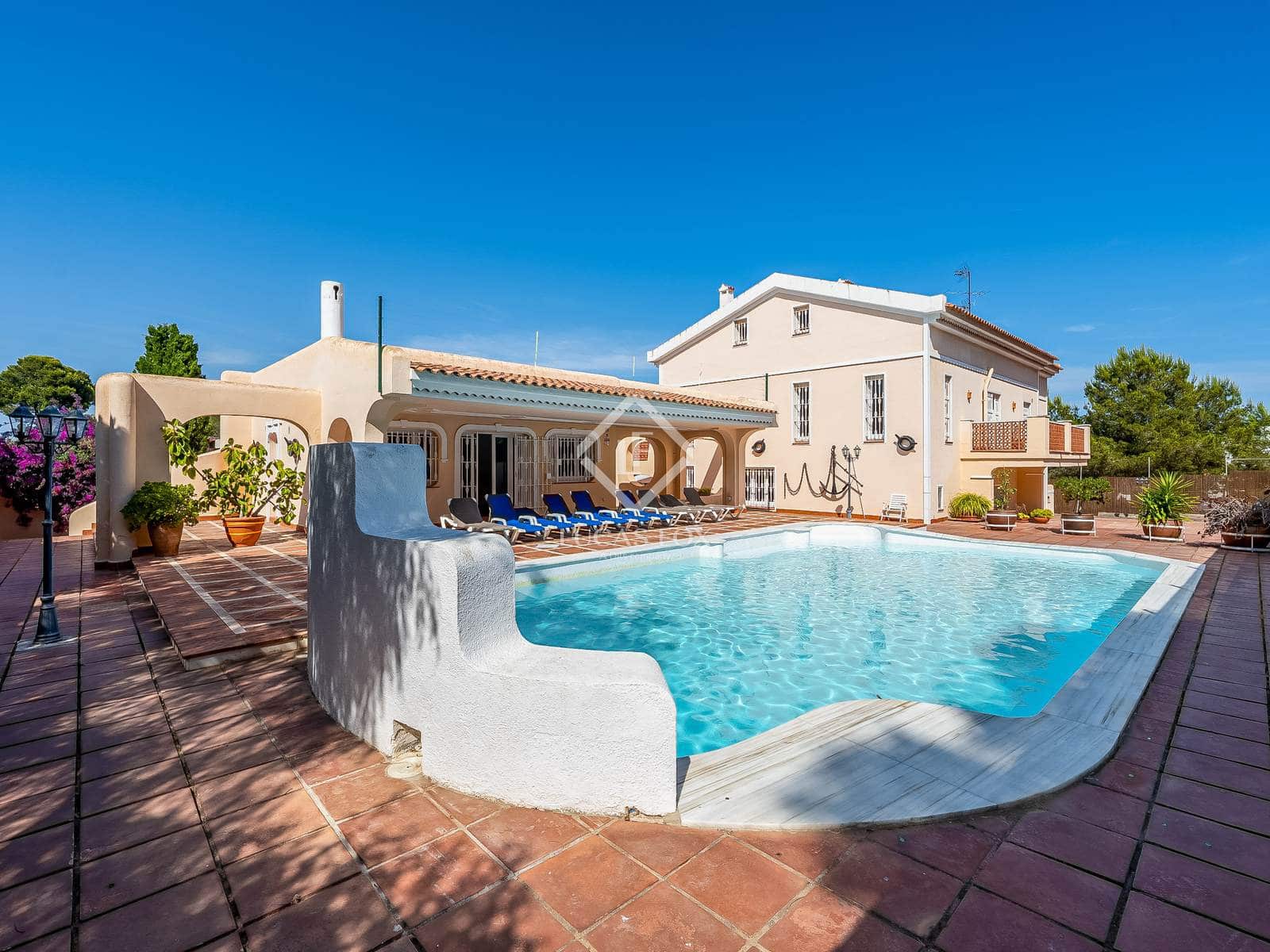 6 soverom Villa til salgs i Salou med svømmebasseng garasje - € 1 400 000 (Ref: 9186119)