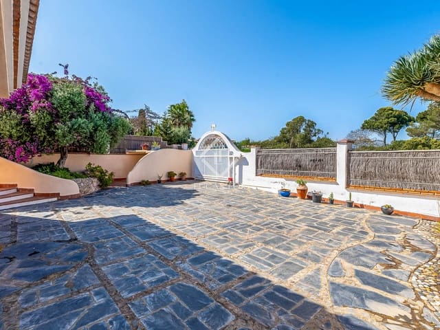 6 soverom Villa til salgs i Salou med svømmebasseng garasje - € 1 400 000 (Ref: 9186119)