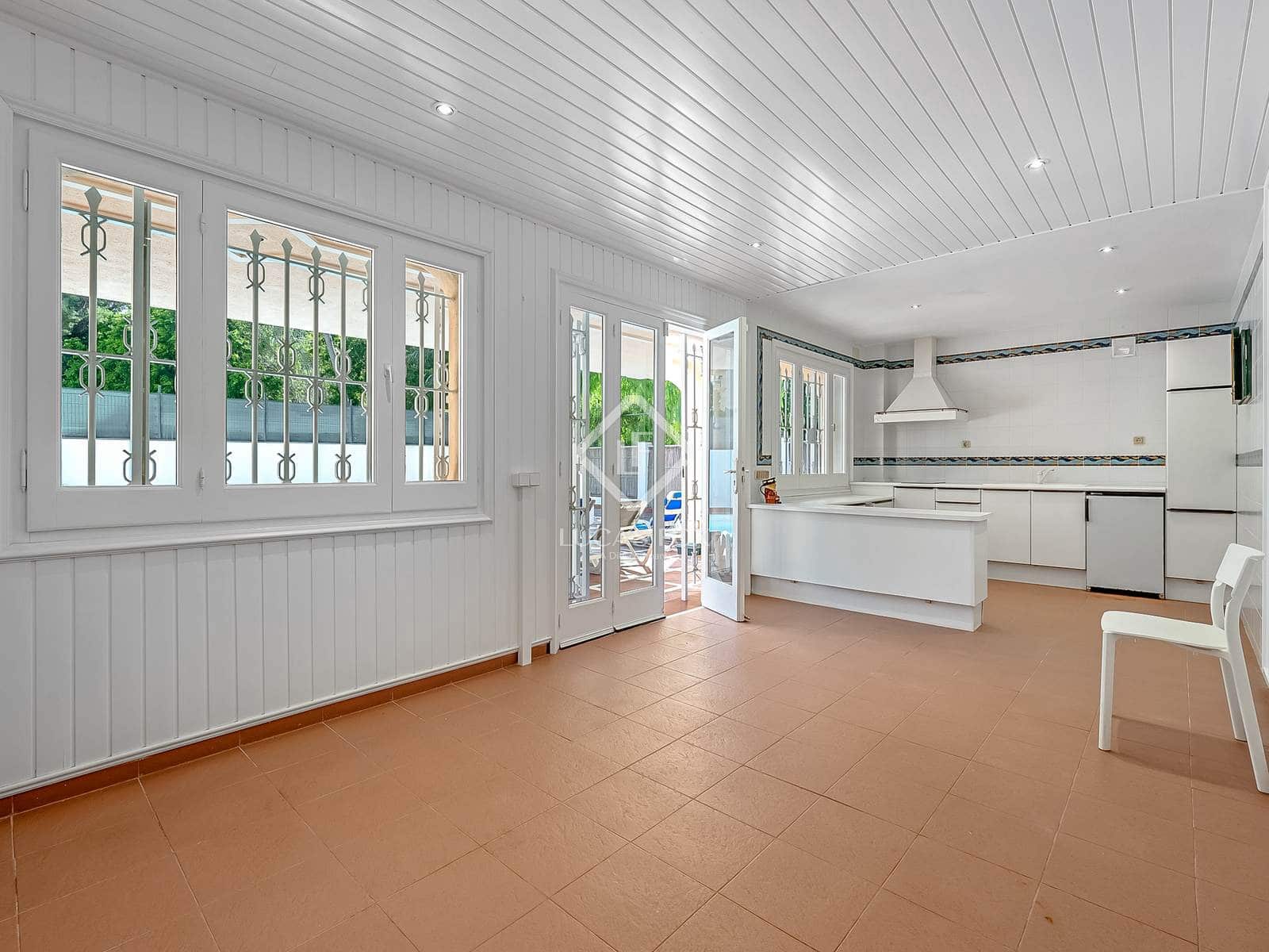 6 soverom Villa til salgs i Salou med svømmebasseng garasje - € 1 400 000 (Ref: 9186119)