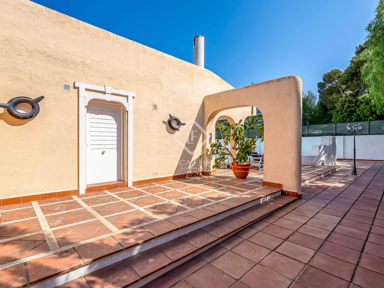 6 soverom Villa til salgs i Salou med svømmebasseng garasje - € 1 400 000 (Ref: 9186119)