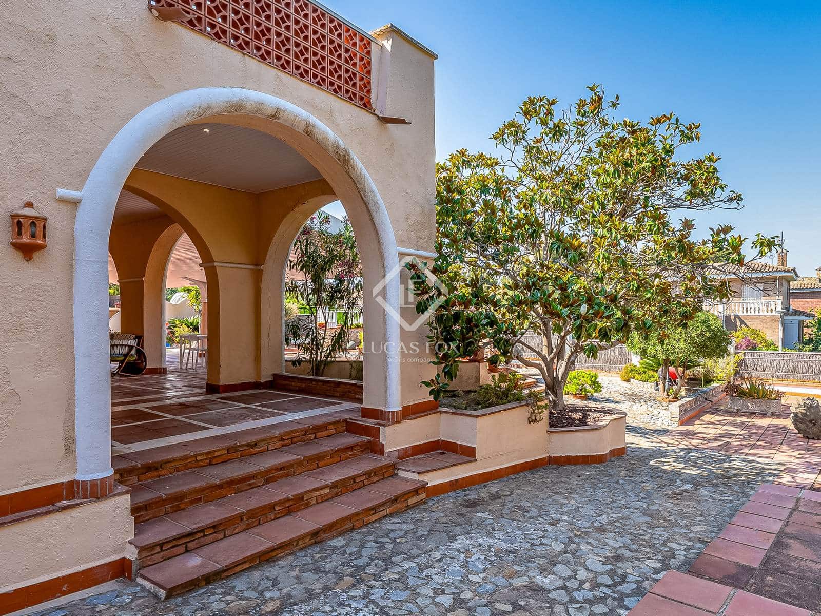 6 soverom Villa til salgs i Salou med svømmebasseng garasje - € 1 400 000 (Ref: 9186119)