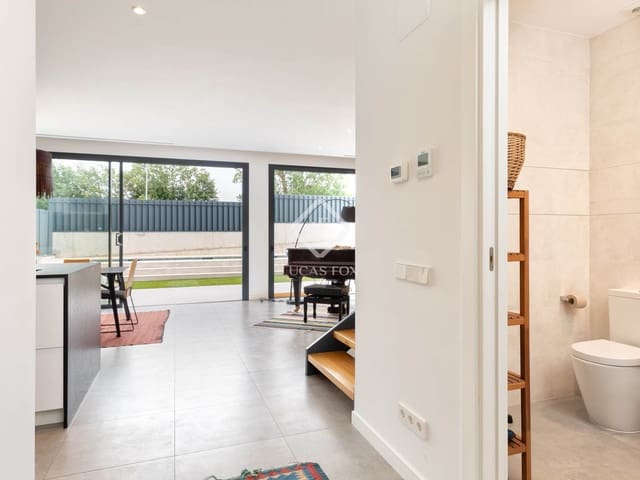 4 makuuhuone Huvila myytävänä paikassa Fornells de la Selva mukana uima-altaan 
autotalli - 880 000 € (Ref: 9187227)