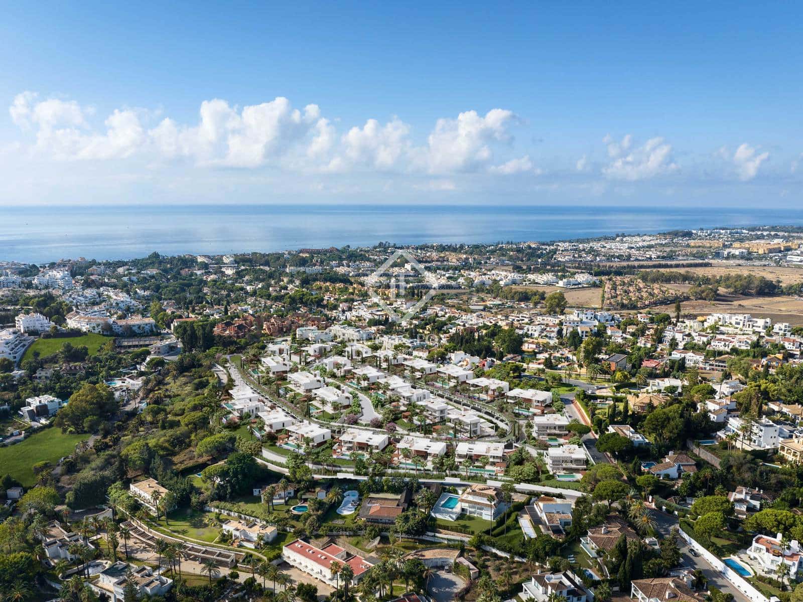 5 slaapkamer Villa te koop in Nueva Andalucia met zwembad garage - € 4.950.000 (Ref: 9187596)