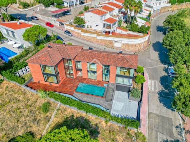 6 slaapkamer Villa te koop in Sant Feliu de Guíxols met zwembad garage - € 2.200.000 (Ref: 9189857)