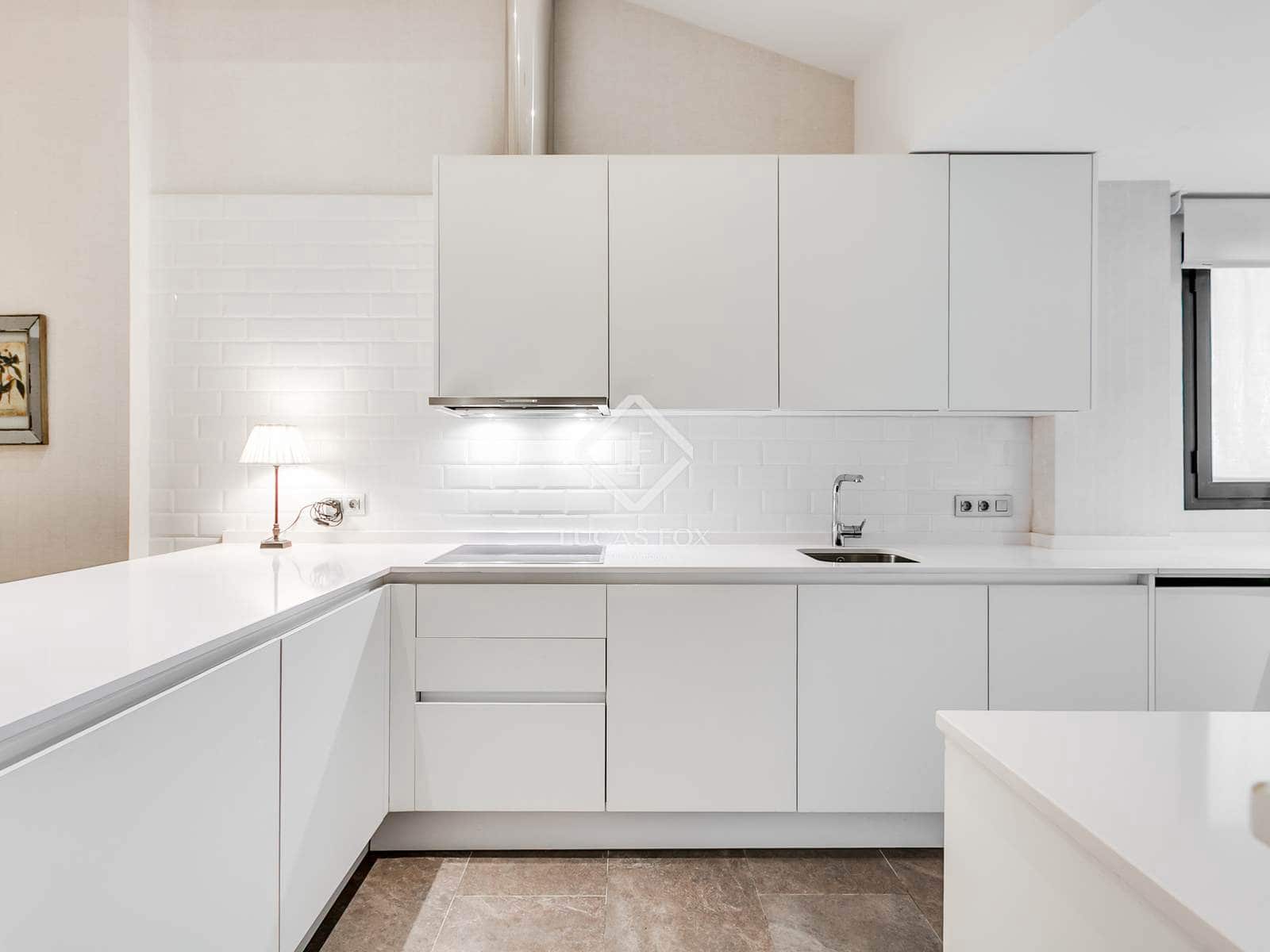 4 soveværelse Penthouse til salg i Madrid by med garage - € 1.850.000 (Ref: 9190258)