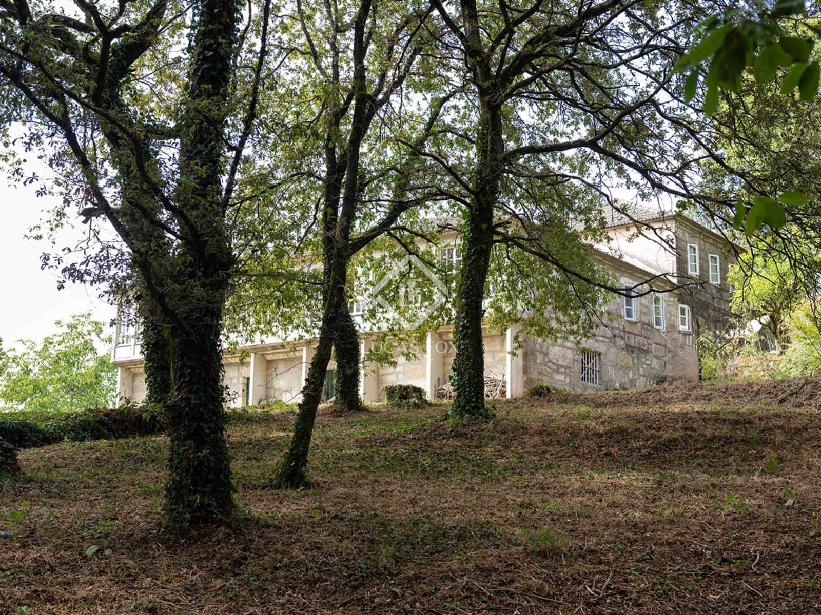 8 soveværelse Finca/Landehus til salg i Redondela - € 800.000 (Ref: 9190591)