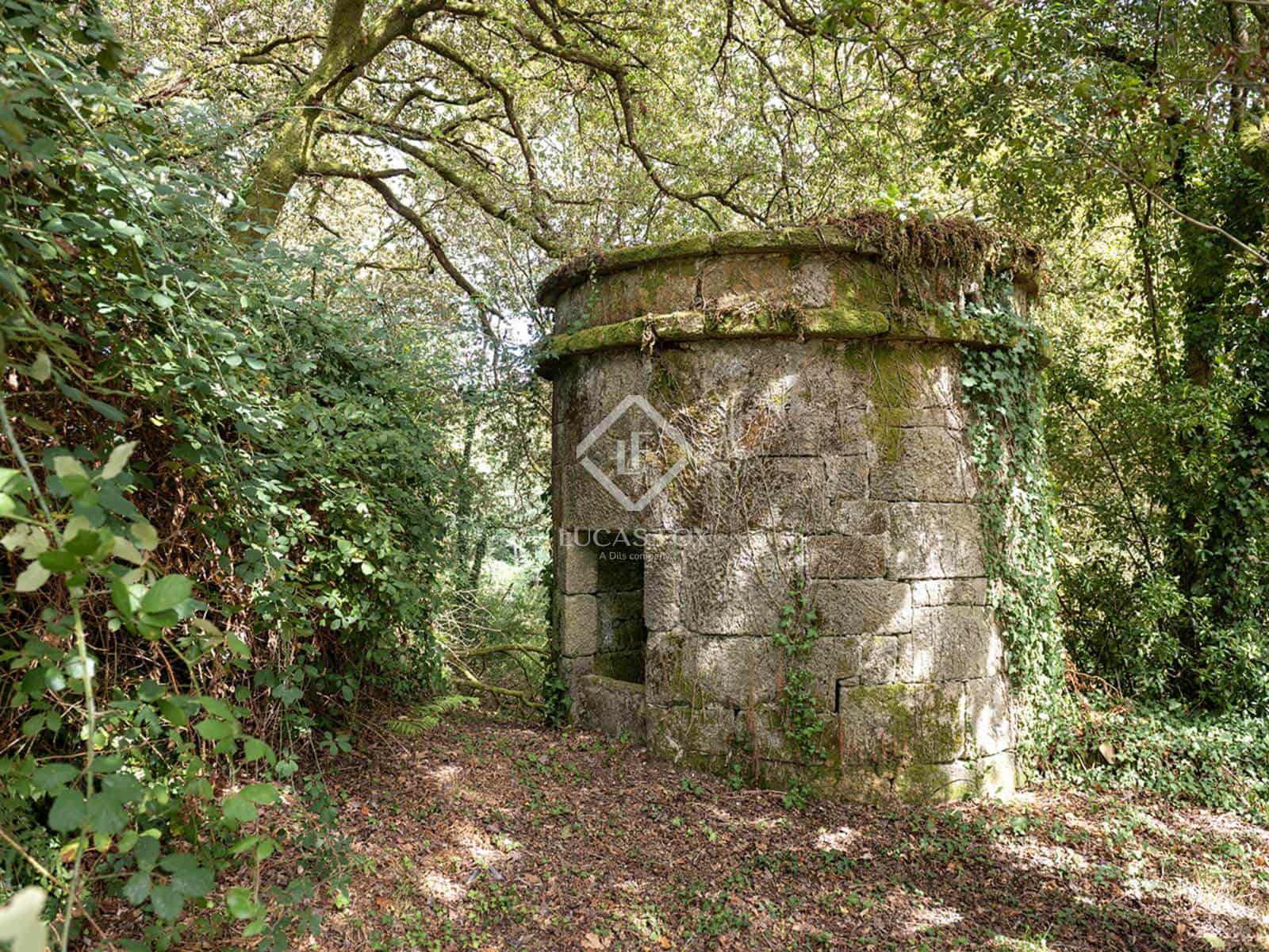 8 soveværelse Finca/Landehus til salg i Redondela - € 800.000 (Ref: 9190591)