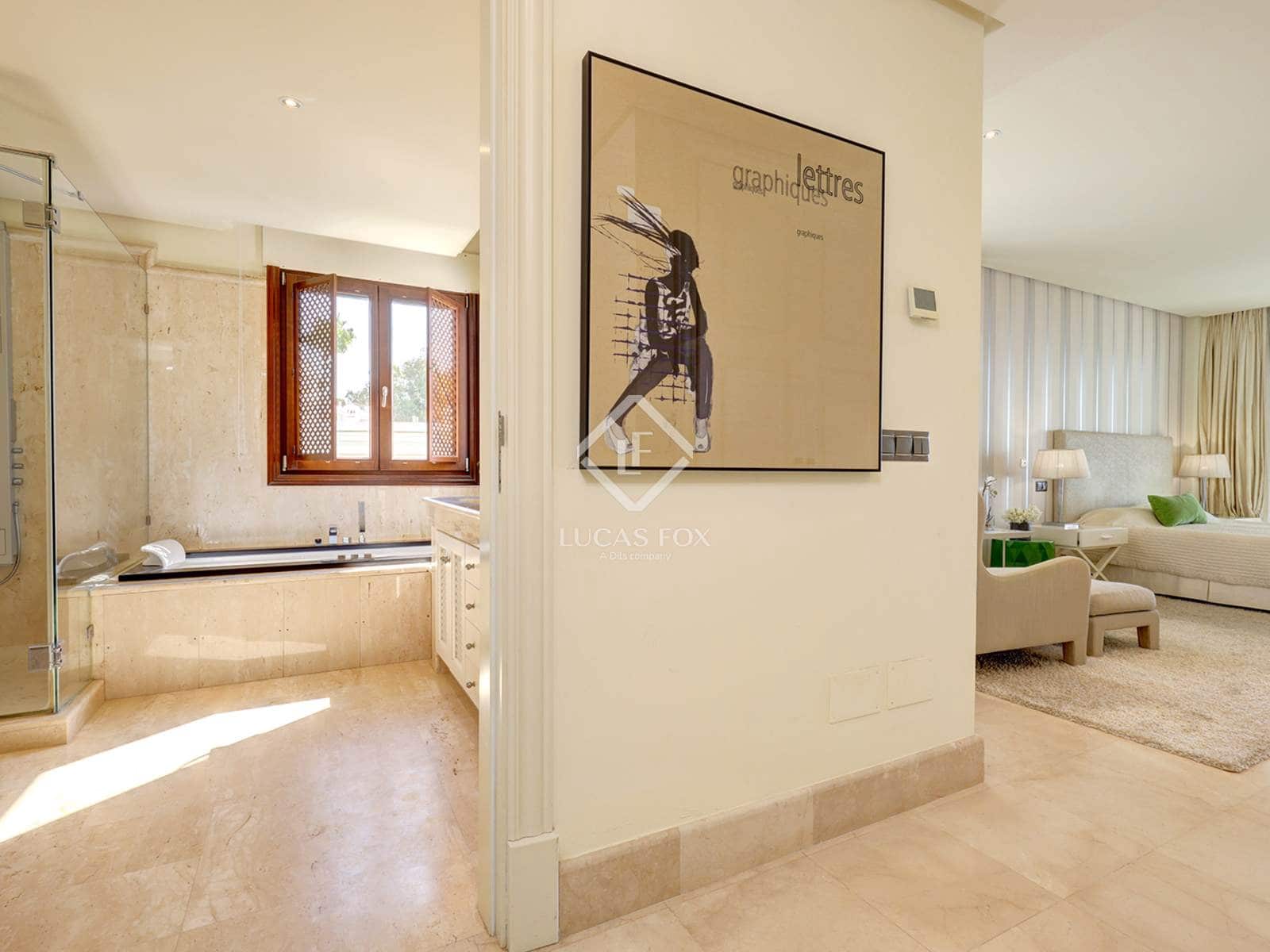 2 chambre Appartement à vendre à Estepona avec piscine garage - 2 100 000 € (Ref: 9191588)