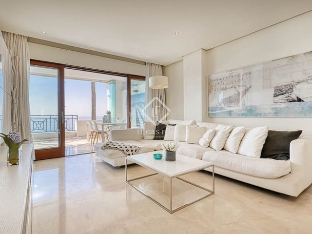 2 chambre Appartement à vendre à Estepona avec piscine garage - 2 100 000 € (Ref: 9191588)