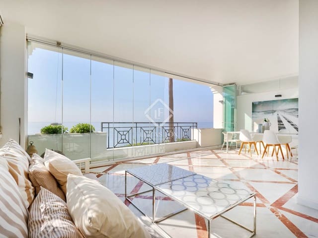 2 chambre Appartement à vendre à Estepona avec piscine garage - 2 100 000 € (Ref: 9191588)