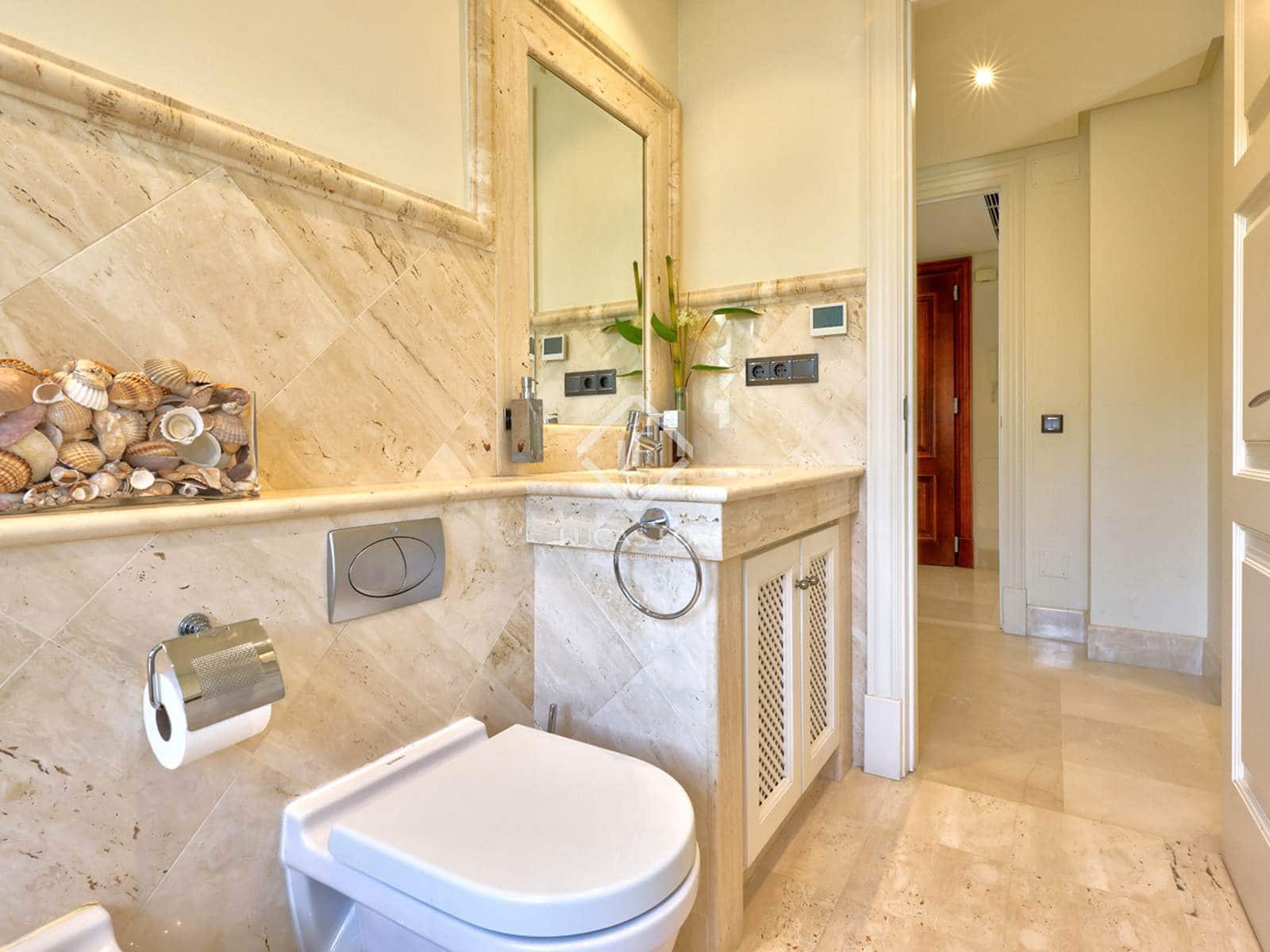 2 chambre Appartement à vendre à Estepona avec piscine garage - 2 100 000 € (Ref: 9191588)