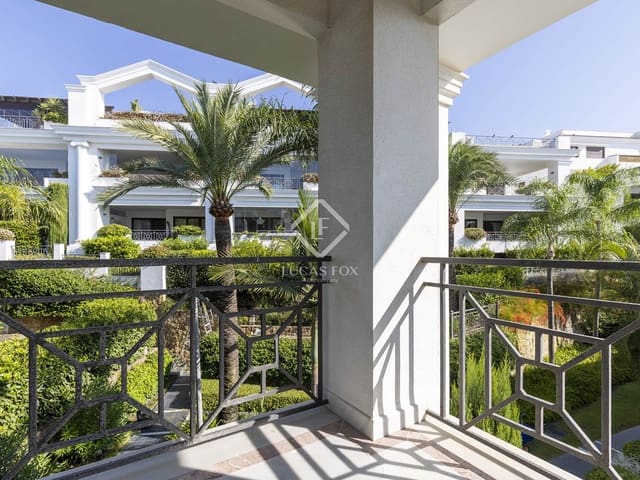 2 chambre Appartement à vendre à Estepona avec piscine garage - 2 100 000 € (Ref: 9191588)