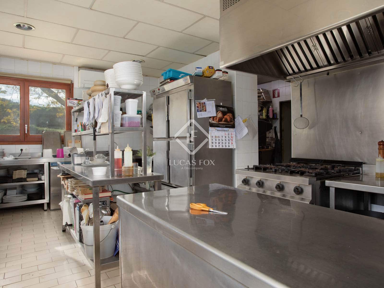 11 soveværelse Erhverv til salg i Cabanelles med swimmingpool garage - € 1.590.000 (Ref: 9193278)