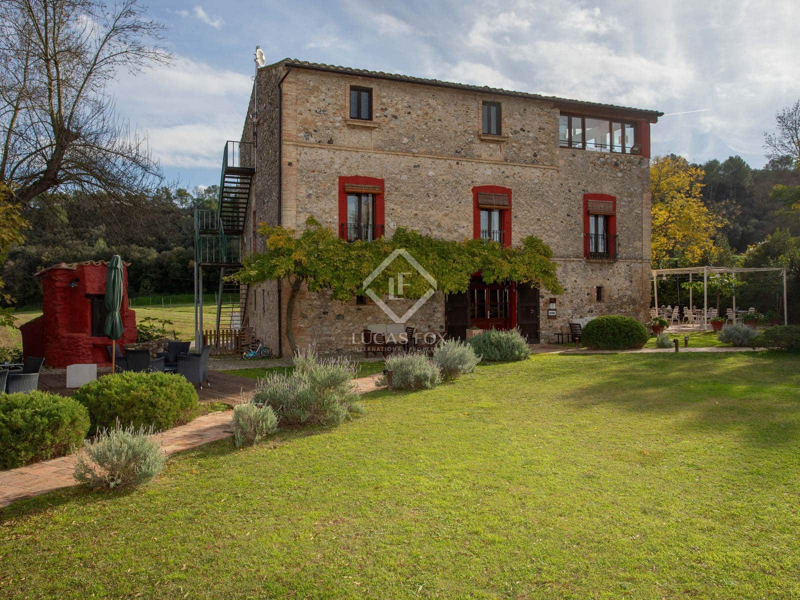 11 soveværelse Erhverv til salg i Cabanelles med swimmingpool garage - € 1.590.000 (Ref: 9193278)