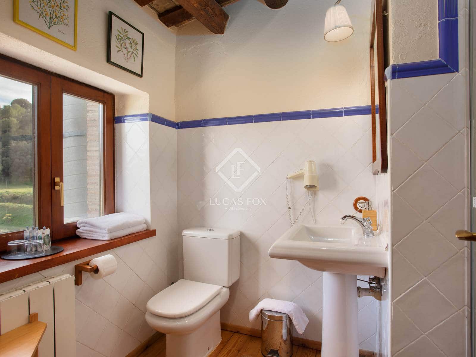 11 soveværelse Erhverv til salg i Cabanelles med swimmingpool garage - € 1.590.000 (Ref: 9193278)