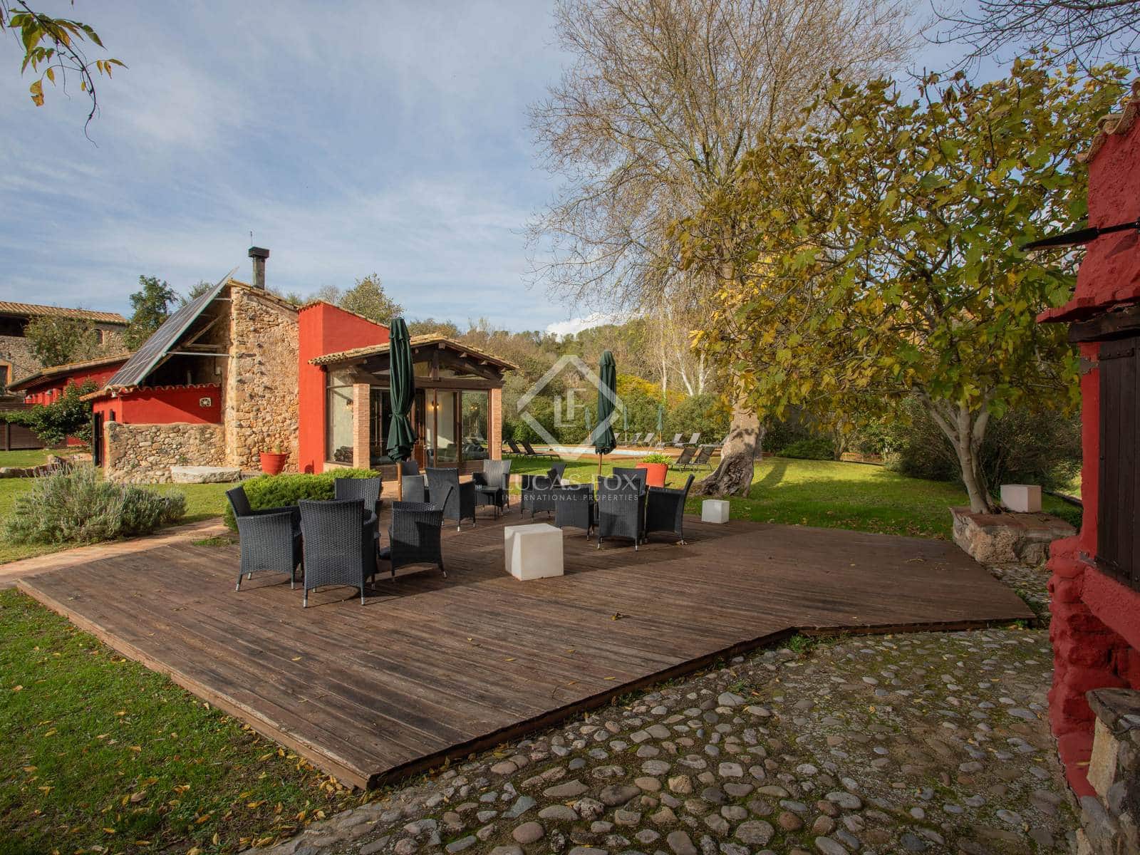 11 soveværelse Erhverv til salg i Cabanelles med swimmingpool garage - € 1.590.000 (Ref: 9193278)