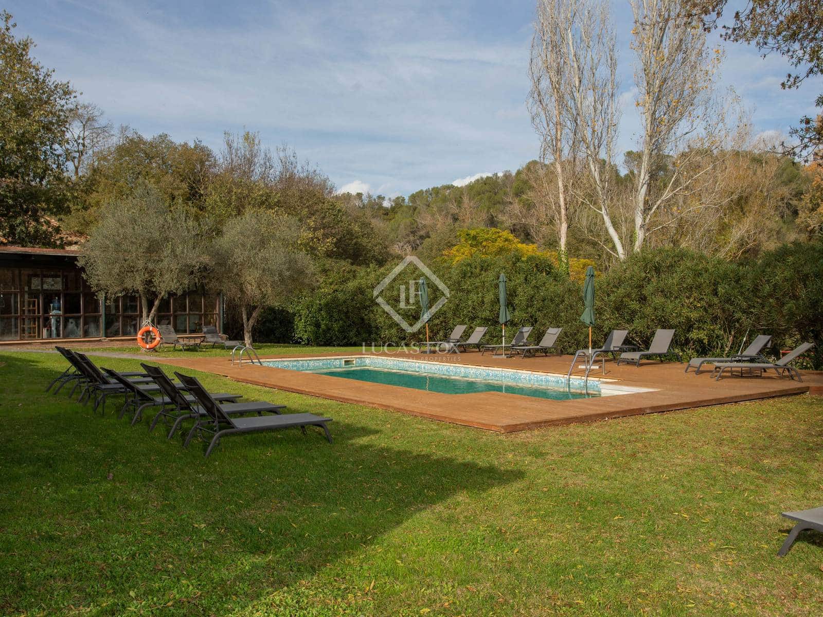 11 soveværelse Erhverv til salg i Cabanelles med swimmingpool garage - € 1.590.000 (Ref: 9193278)