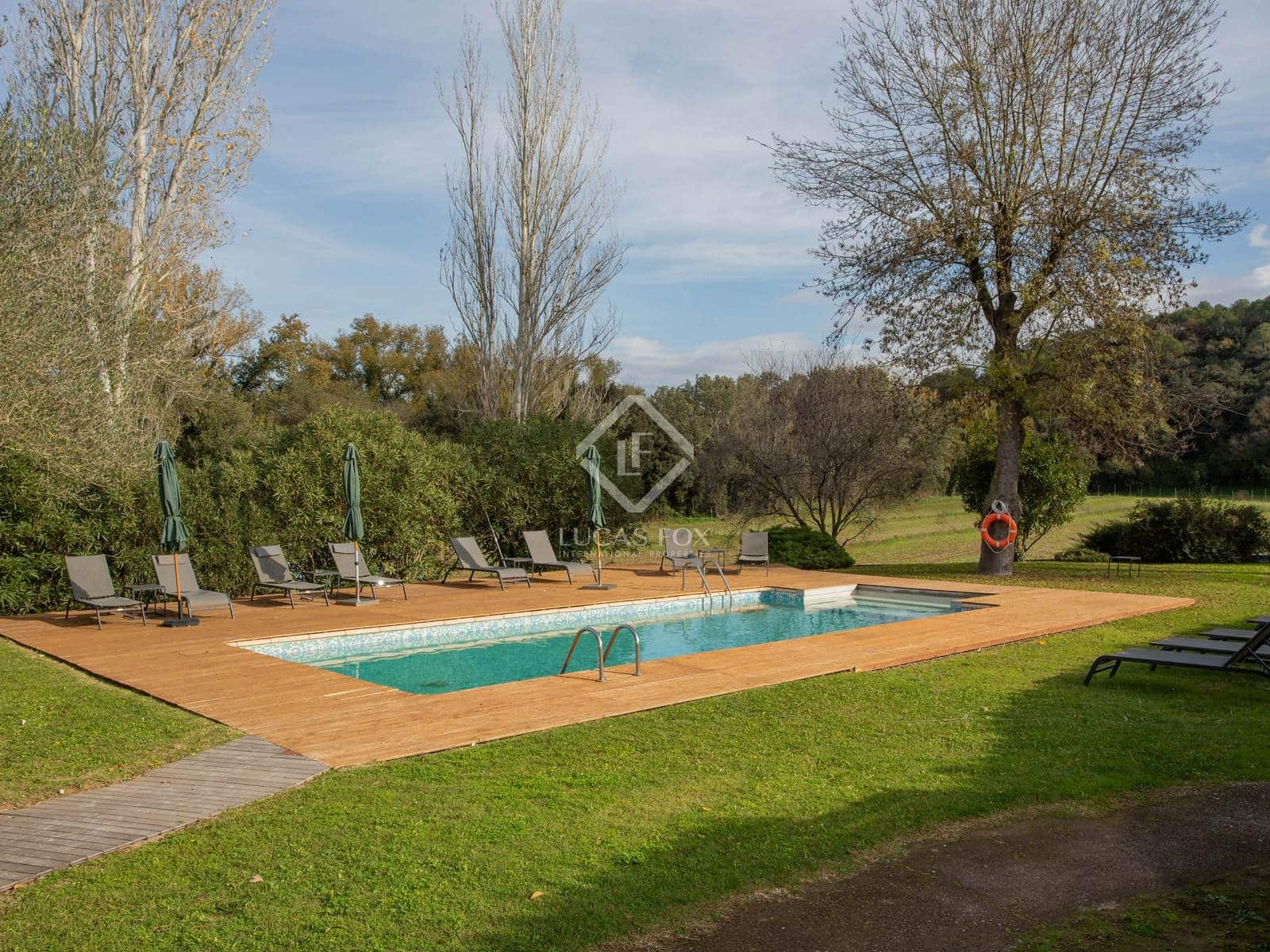 11 soveværelse Erhverv til salg i Cabanelles med swimmingpool garage - € 1.590.000 (Ref: 9193278)