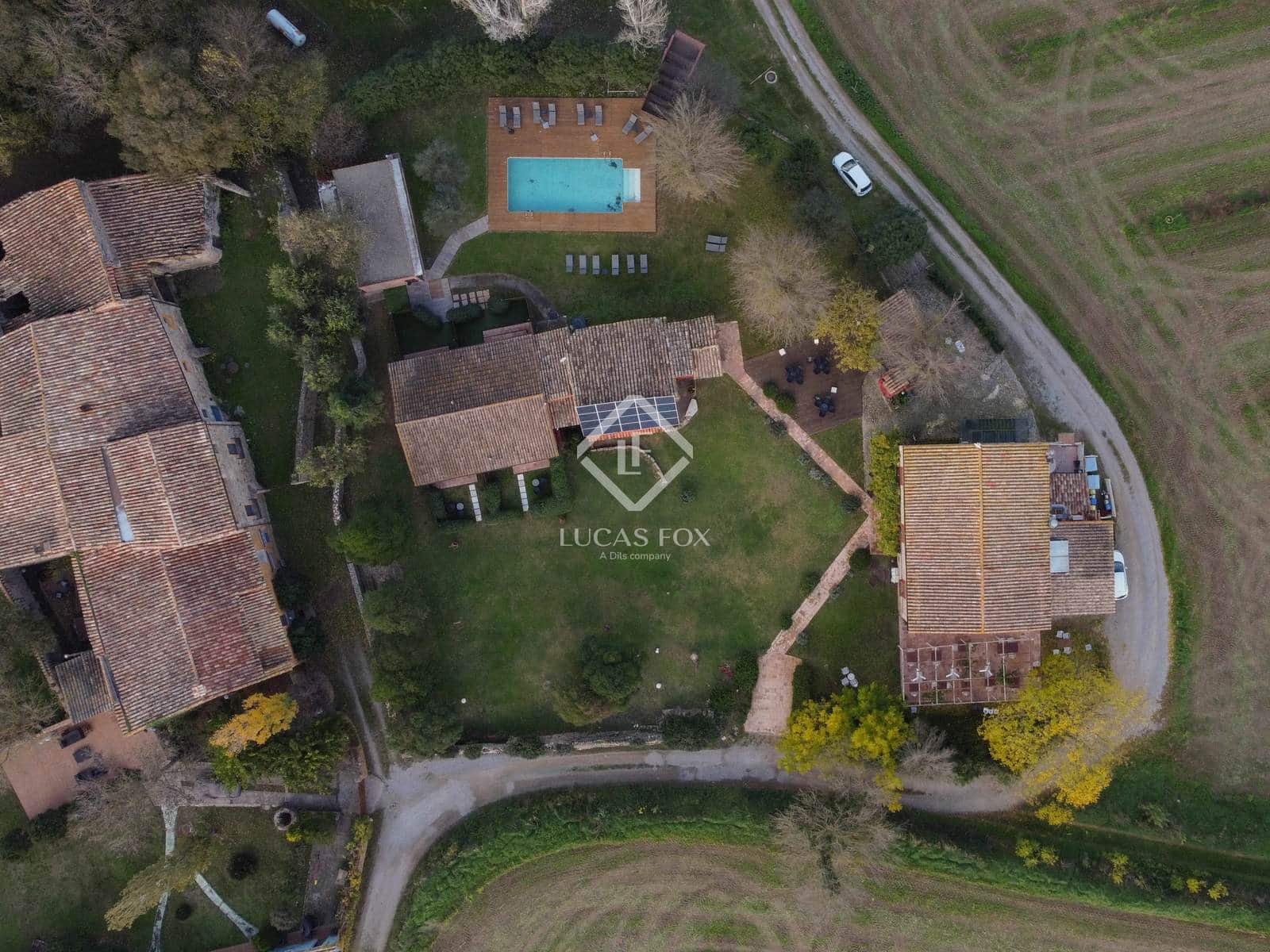 11 soveværelse Erhverv til salg i Cabanelles med swimmingpool garage - € 1.590.000 (Ref: 9193278)