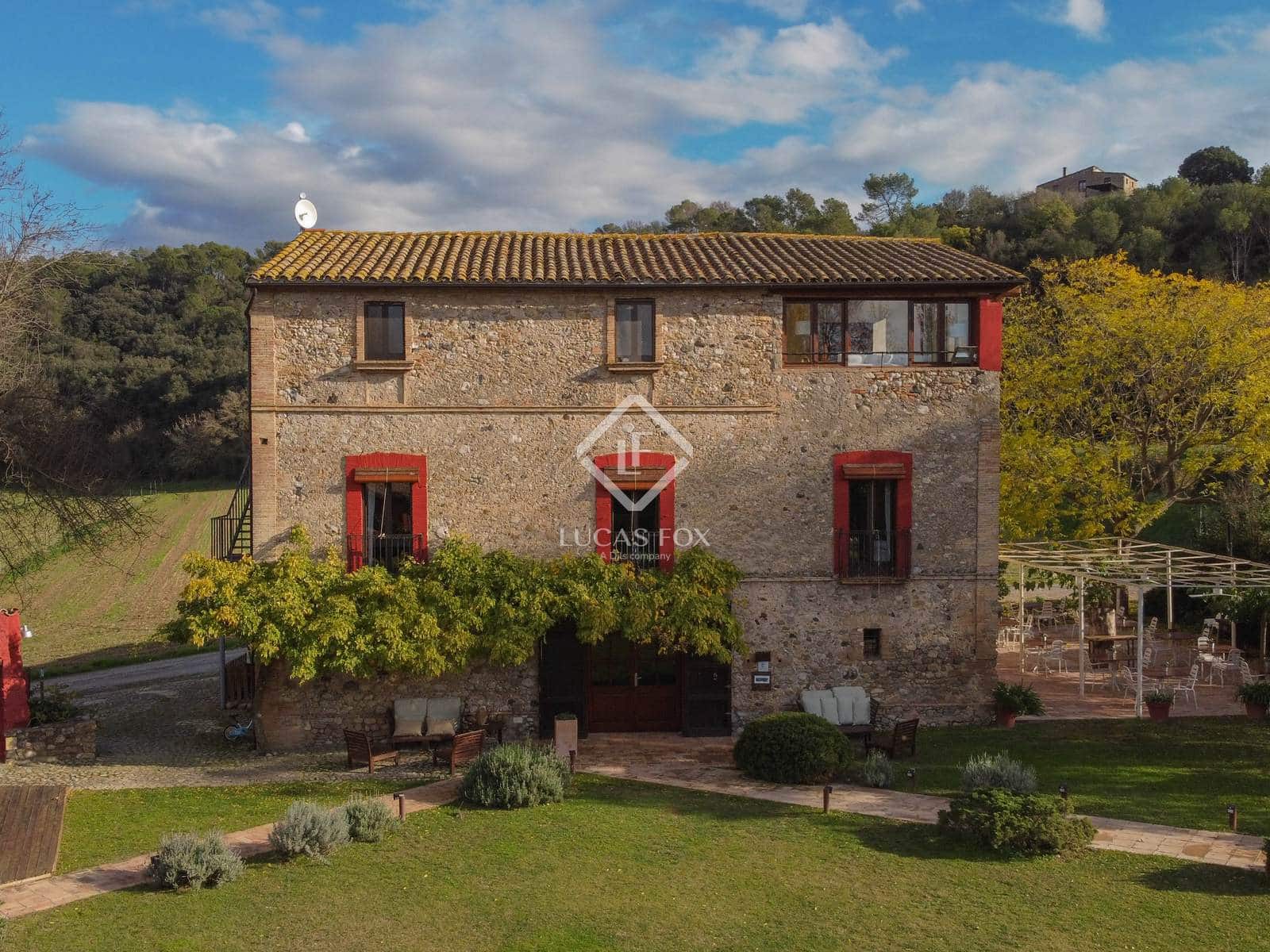 11 soveværelse Erhverv til salg i Cabanelles med swimmingpool garage - € 1.590.000 (Ref: 9193278)