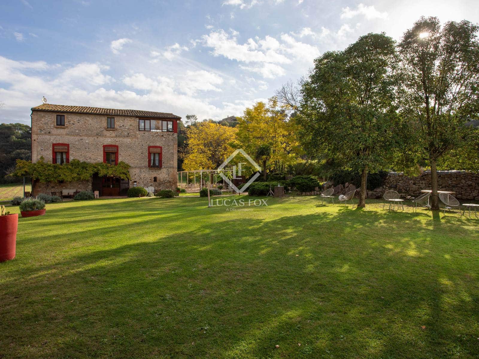 11 soveværelse Erhverv til salg i Cabanelles med swimmingpool garage - € 1.590.000 (Ref: 9193278)