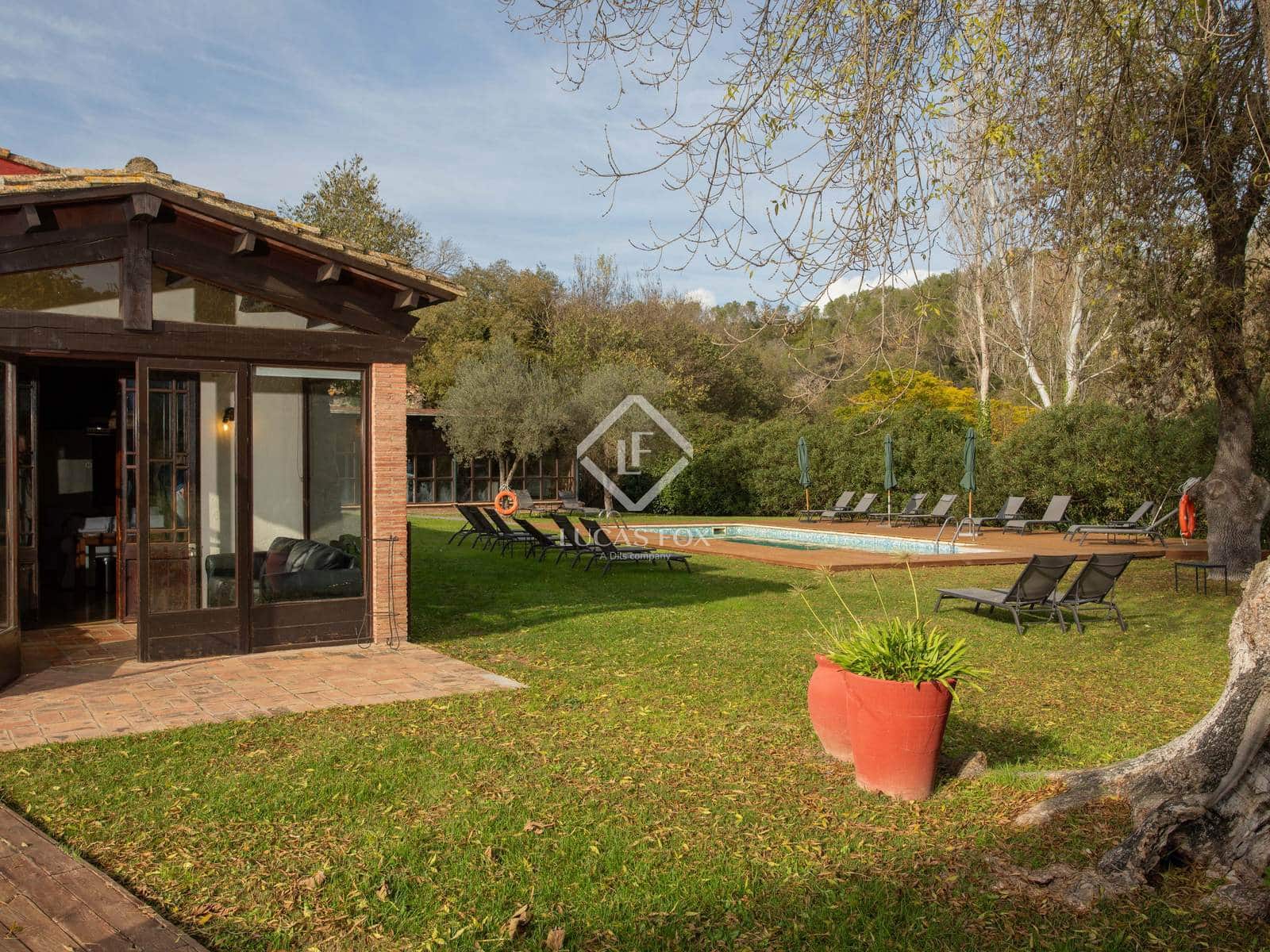 11 soveværelse Erhverv til salg i Cabanelles med swimmingpool garage - € 1.590.000 (Ref: 9193278)