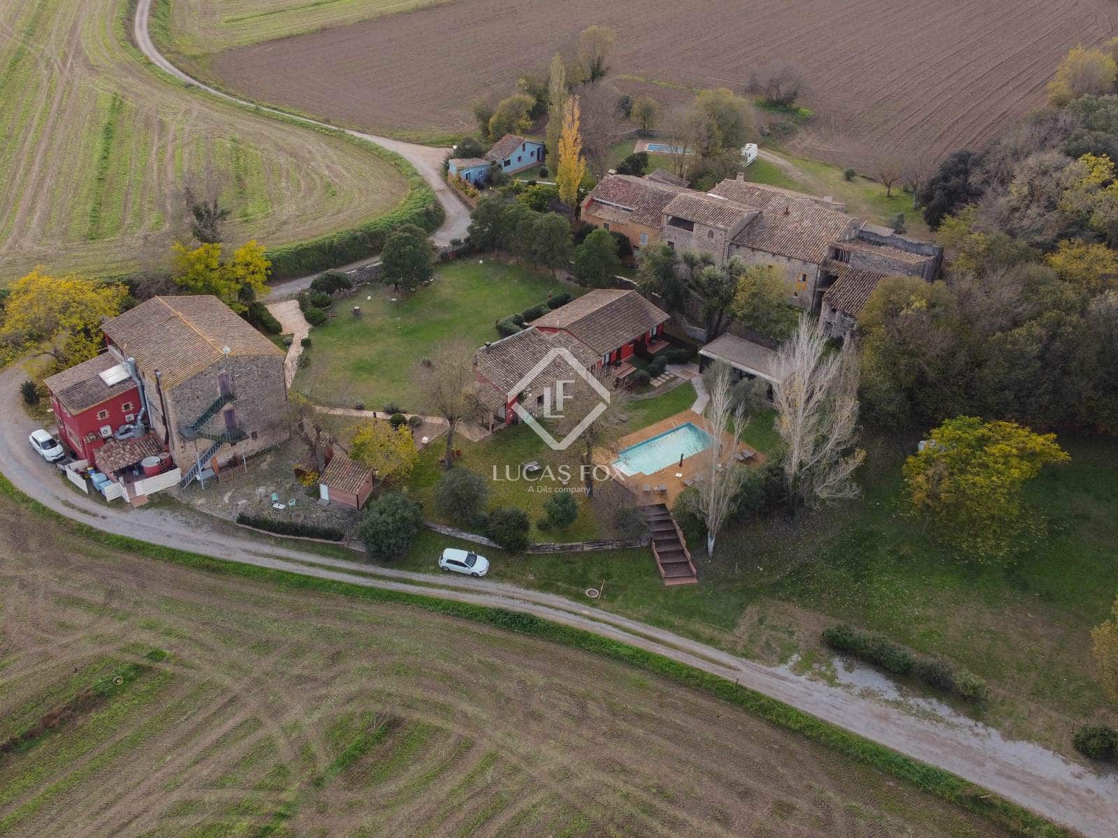 11 soveværelse Erhverv til salg i Cabanelles med swimmingpool garage - € 1.590.000 (Ref: 9193278)