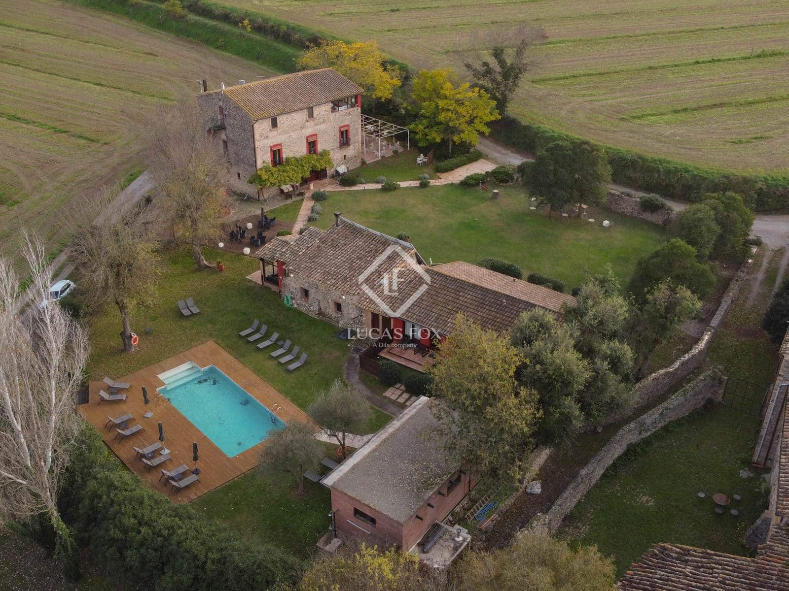 11 soveværelse Erhverv til salg i Cabanelles med swimmingpool garage - € 1.590.000 (Ref: 9193278)